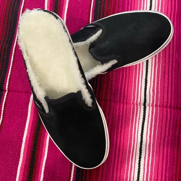 Vans Classic Slip On Black Women's Suede Faux Fur Shoes - Picture 2 of 5